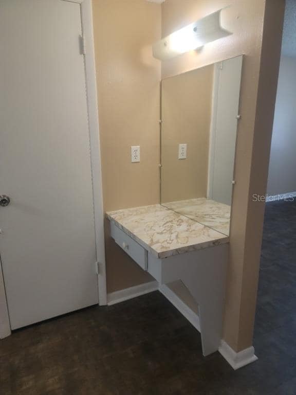 Building Photo - 4223 Parkside Dr