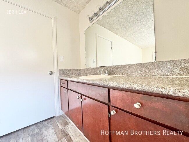 Building Photo - 20339 Saticoy St