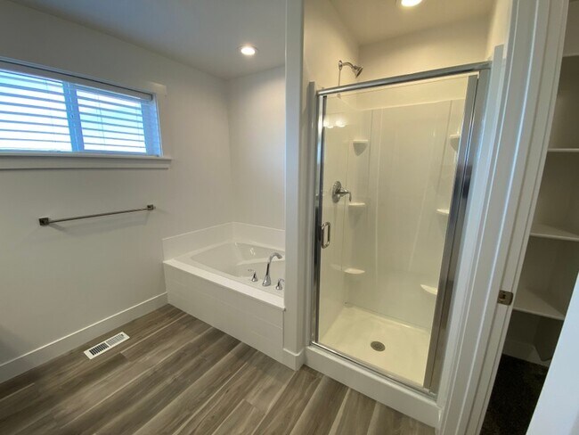 Building Photo - 2035 N 350 E