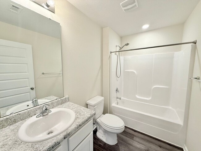 Building Photo - 4-Bedroom Home - Community Park/Splash Pad