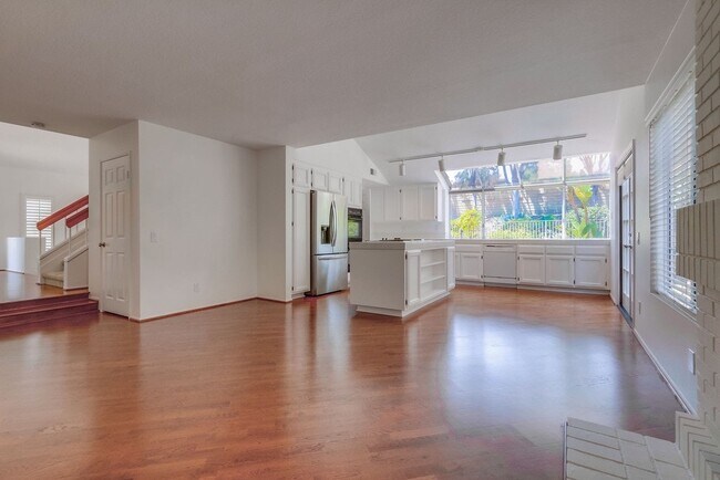 Building Photo - 26721 Sierra Vista