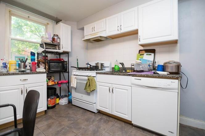 Building Photo - 68 Hammond St