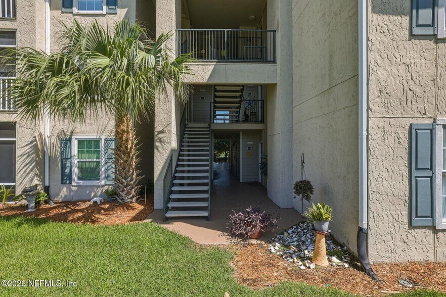 Building Photo - 400 Sandiron Cir