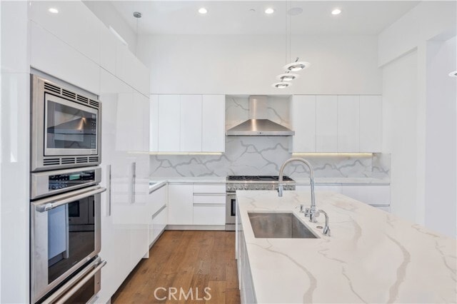 Building Photo - 332 Avenue E