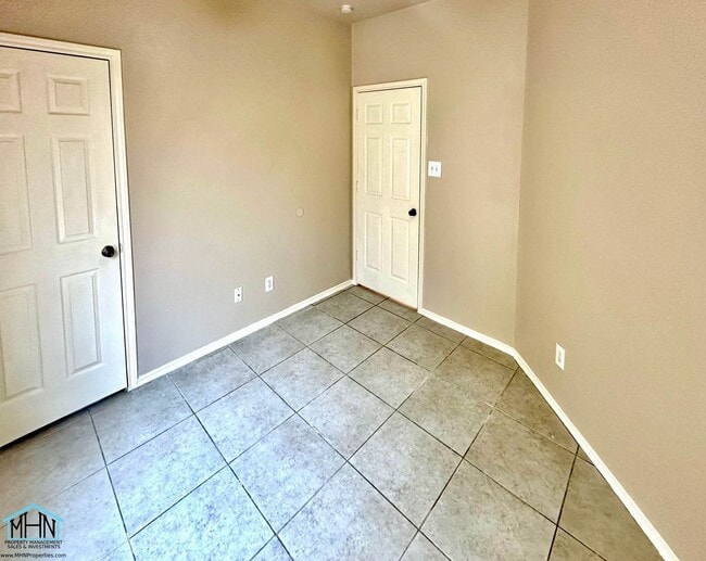 Building Photo - Charming Duplex for Rent: Your Ideal Home ...