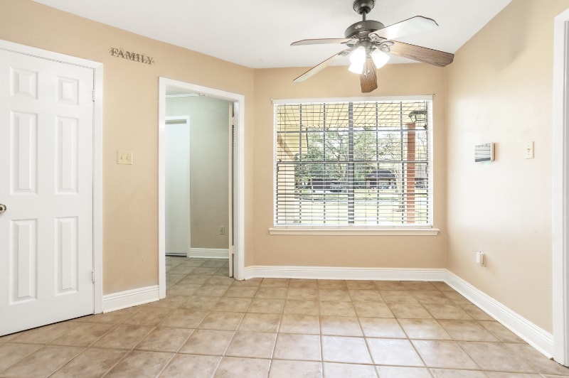 Building Photo - 404 W Lake Catahoula Ct