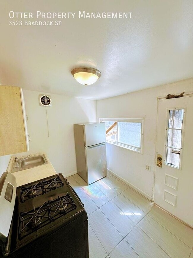 Building Photo - 3523 Braddock St