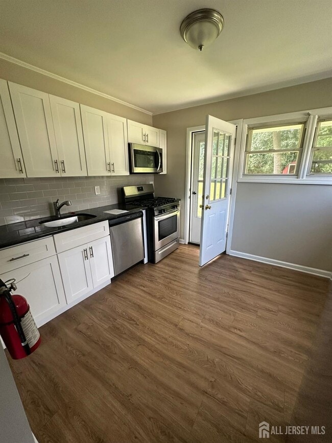 Building Photo - 1075 Fireside Ave
