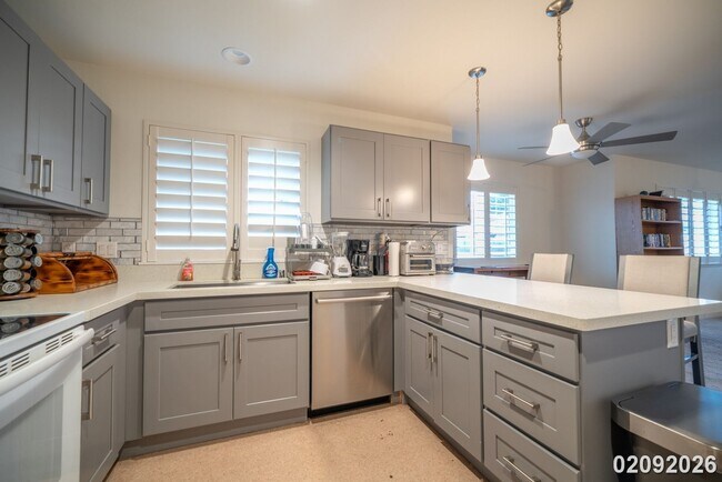 Building Photo - $4,800 /3 Bed / 2.5 Bath / FURNISHED or UNFURNISHED AVAILABLE