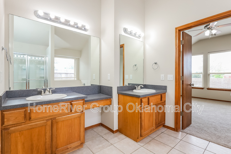Building Photo - 2512 NW 179th Ct