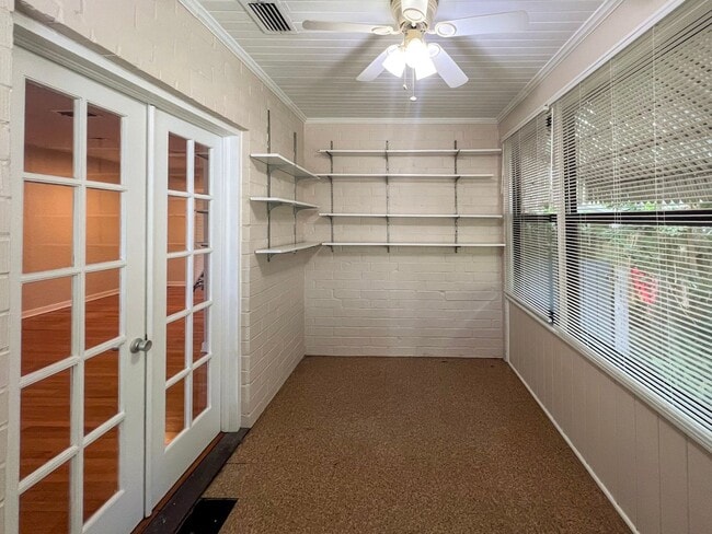 Building Photo - 2/2 House Walking Distance to Campus - Available Fall 2026! *Approved Application*