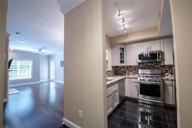 Building Photo - 3275 Lenox Rd NE