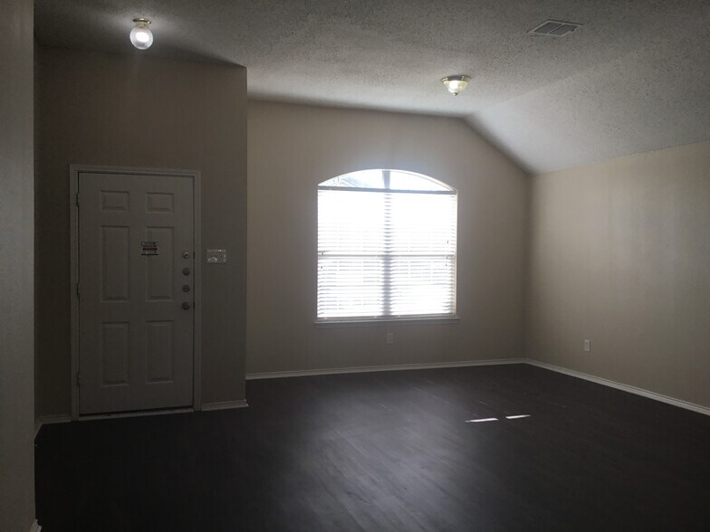 Building Photo - 7605 Stanhope Ln