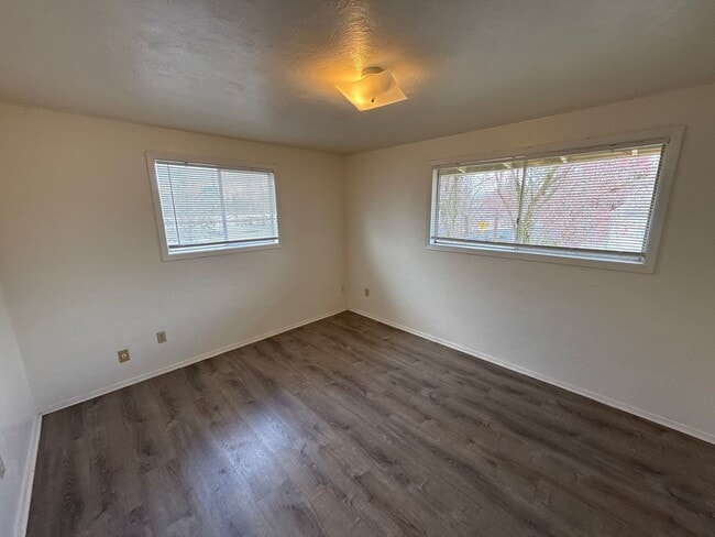 Building Photo - 1594 Tripp St SE