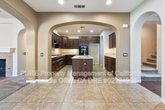 Building Photo - 46342 Lone Pine Dr
