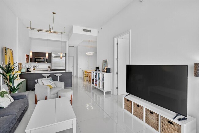 Building Photo - 500 Brickell Ave