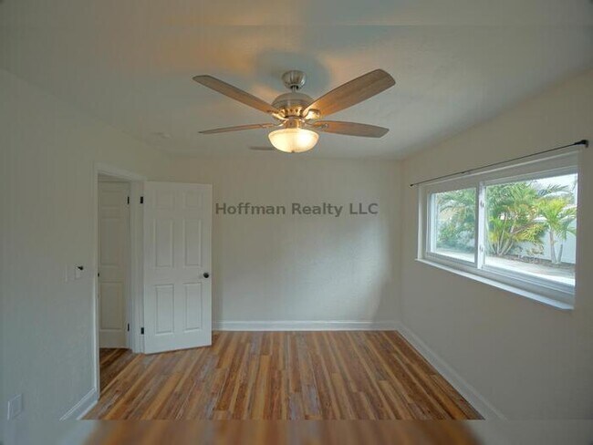 Building Photo - 3-Bedroom Pool Home in St. Pete