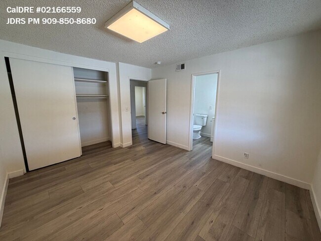 Building Photo - La Puente 7 Bedroom Home