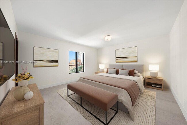 Building Photo - 701 Valencia Ave