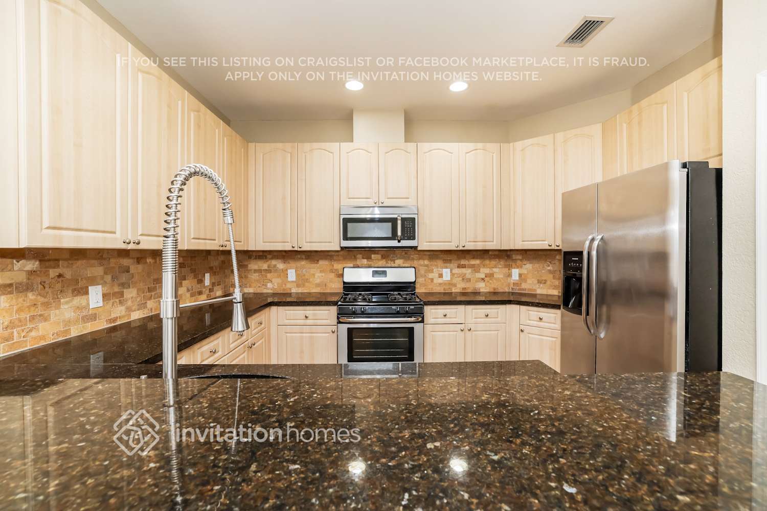 Building Photo - 10674 Old Hammock Wy