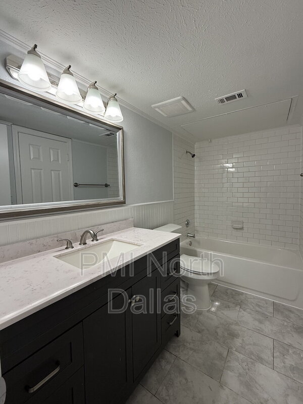 Building Photo - 2872 Harbinger Ln