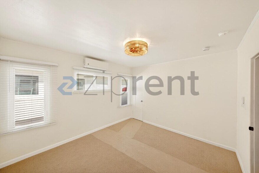 Building Photo - 2940 Cardiff Ave