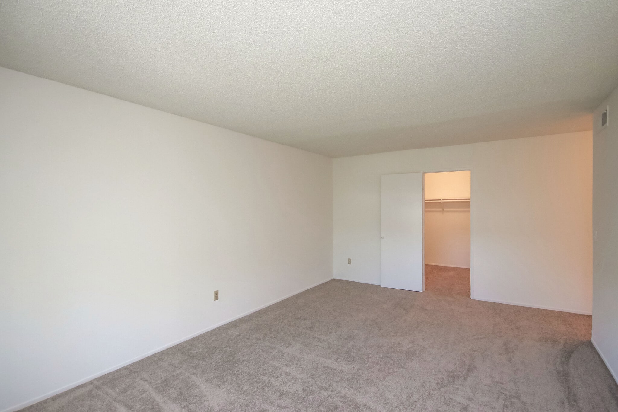 Building Photo - 266 S Madison Ave