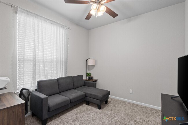 Building Photo - 1913 Zabcikville Dr