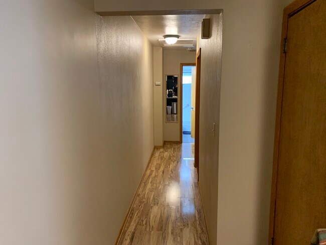 Building Photo - 854 8th Ave S