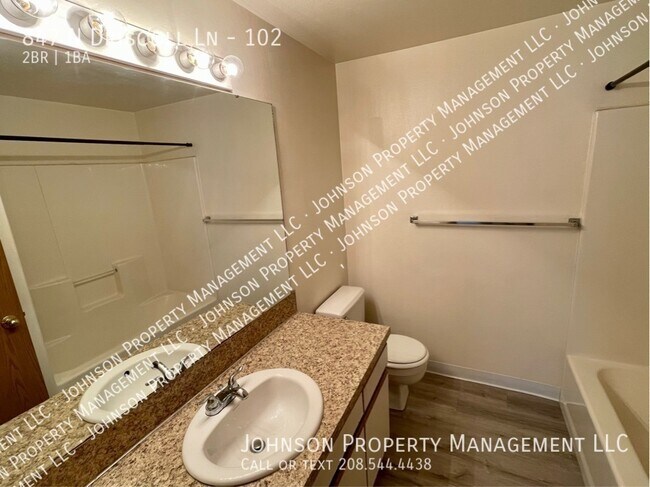 Building Photo - 847 N Driscoll Ln