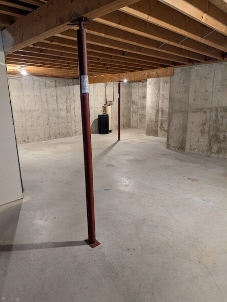 Building Photo - 709 Burgess Dr