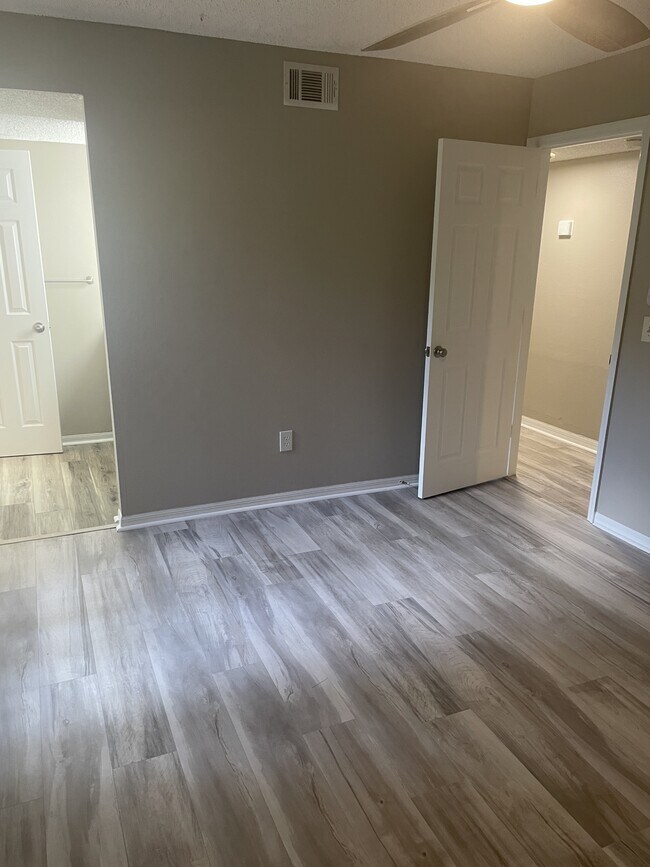 Building Photo - 4671 Pembrook Pl