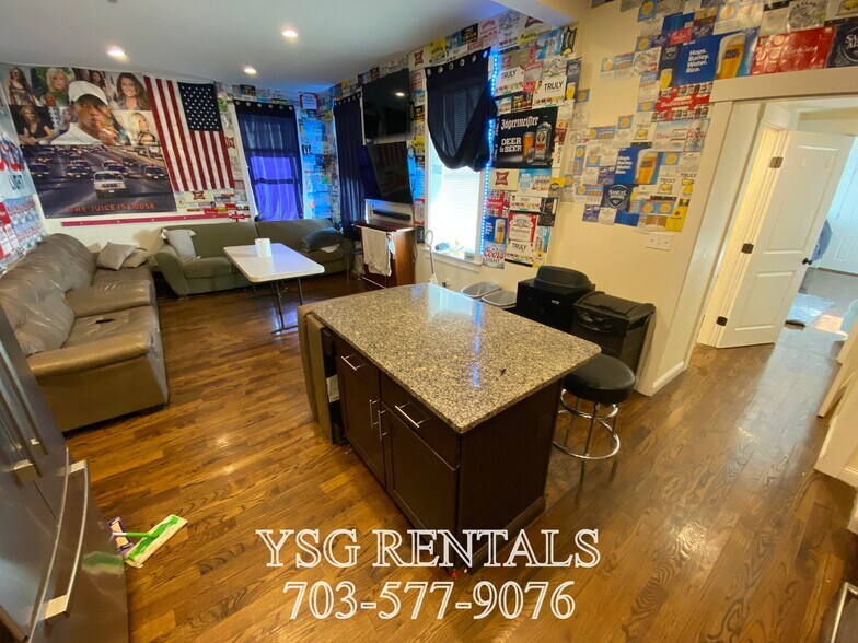 Building Photo - 19 Lambert Ave