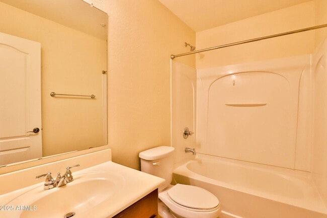 Building Photo - 2623 S Key Biscayne Dr