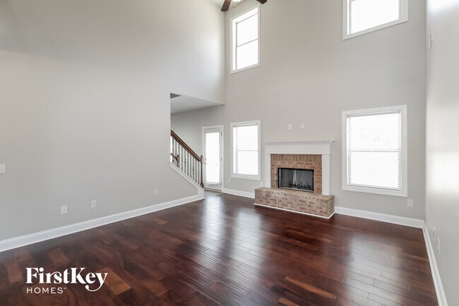 Building Photo - 1810 Cedar Oaks Ln