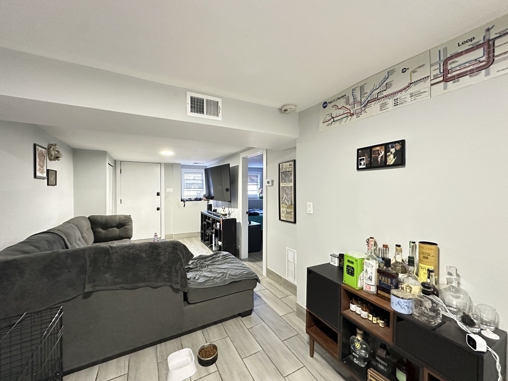 Building Photo - 1721 N Mozart St