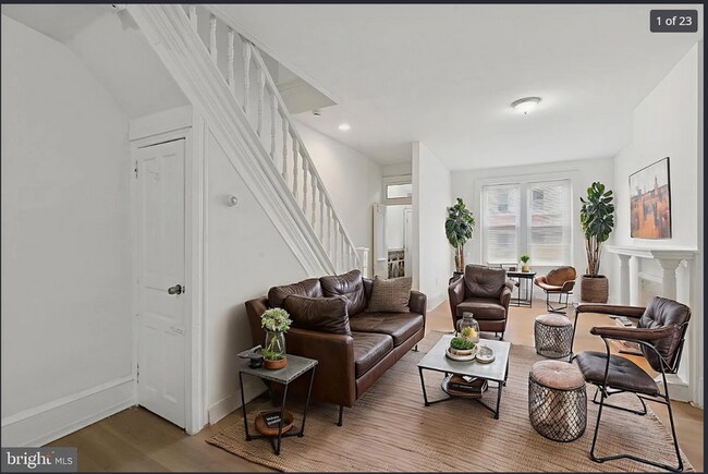 Building Photo - 2054 W Glenwood Ave