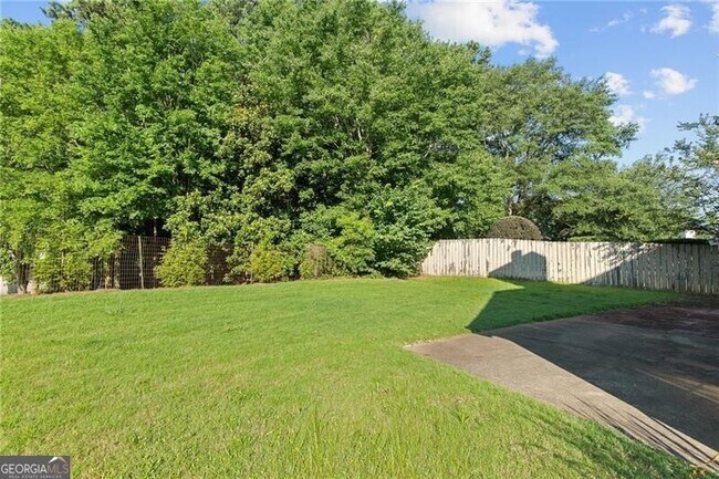 Building Photo - 1090 Norwalk Trce