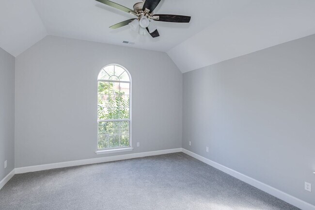 Building Photo - 1449 Brighton Cir