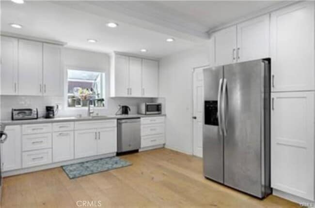 Building Photo - 22335 Kittridge St