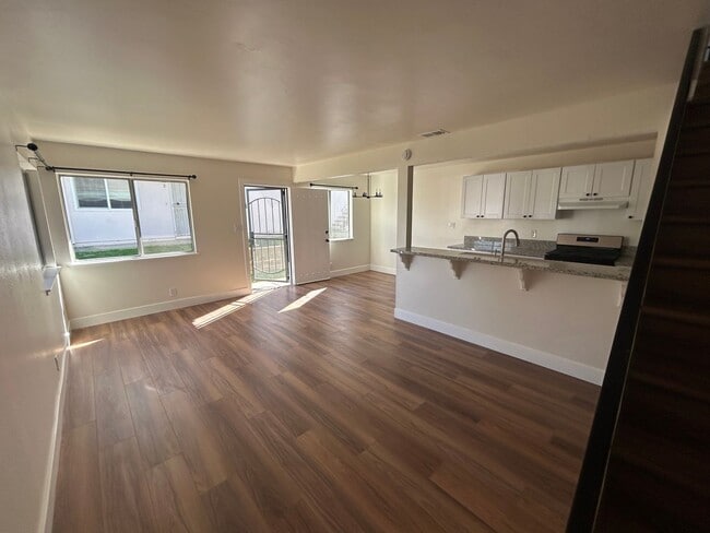 Building Photo - Fully Remodeled – 2 Bed / 1 Bath