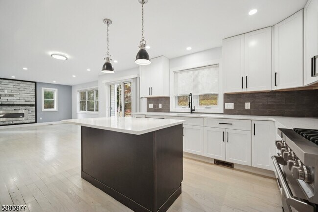 Building Photo - 134 Hillside Ave