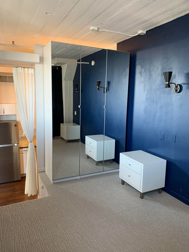 Building Photo - 1 Bedroom Apartment in Callowhill Neighbor...