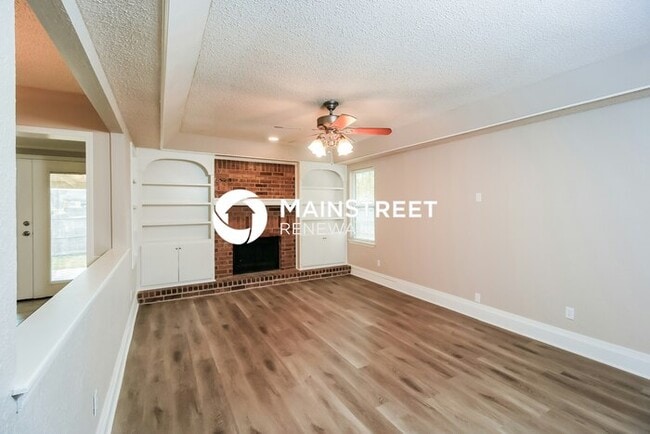 Building Photo - 3 Bedroom Pet-Friendly Home in MOORE, OK with Main Street Renewal