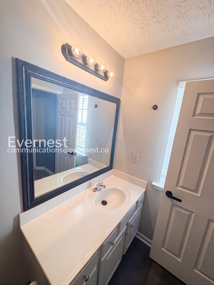 Building Photo - 849 Creek Cove Way