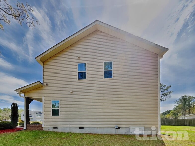 Building Photo - 877 Juno Dr