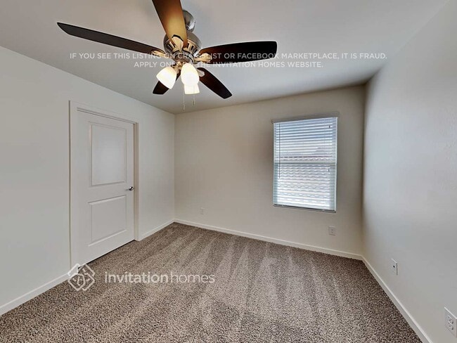 Building Photo - 14386 W Valentine St