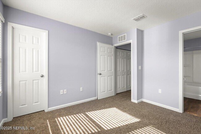 Building Photo - 85 Elmhurst Ln