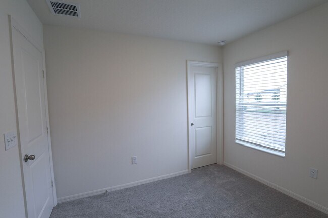 Building Photo - 2950 Lavanda Dr