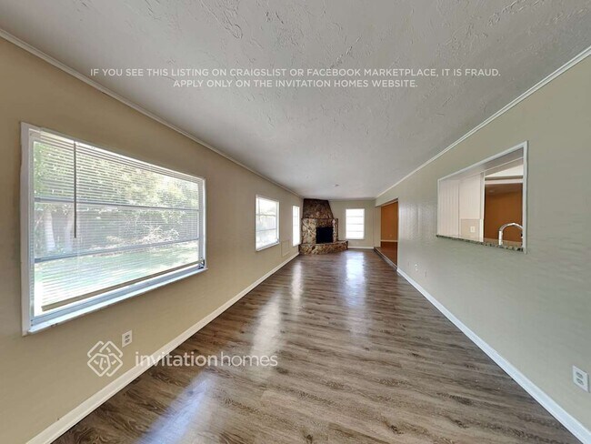 Building Photo - 1400 S Hercules Ave